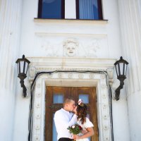 Жених целует невесту :: Valentina Zaytseva