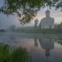 В туманной дымке на восходе... :: Igor Andreev
