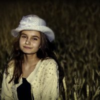 Девушка в шляпке :: Татьяна Шураватова