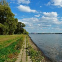 Hamburg. Die Elbe :: Nina Yudicheva