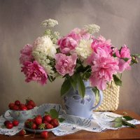 Букет из розовых пионов, дыханье нежное весны... :: Маргарита Епишина