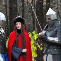 Средневековые рыцари в Ново Косино :: Дмитрий Морочко 