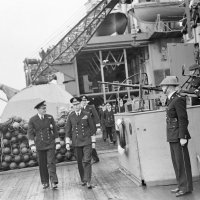 HM King George VI on a tour of inspection of "HMS Malaya" ,13.08.1943. :: Александр 