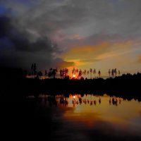 Вечерний взрыв красок на озере Саркоярви. Карелия. :: Владимир Ильич Батарин