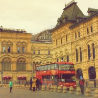 Москва. Красная площадь. Красивый экскурсионный автобус :: OLGA Vasilyeva
