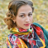 Осенний портрет :: Yelena LUCHitskaya