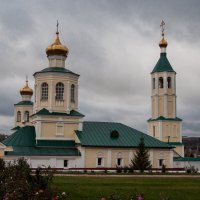 В монастыре :: Владимир Новиков