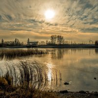 autumn morning in November on the lake :: Dmitry Ozersky