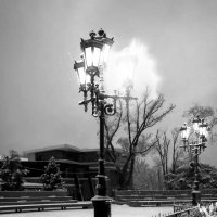 Зимний вечер Екатерининского сада... Симферополь... :: Сергей Леонтьев
