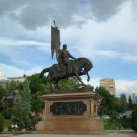 Памятник князю Григорию Засекину на набережной Самары :: марина ковшова 