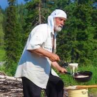 Хлеб закончился! Будут вам лепёшки. :: Сергей Чиняев 