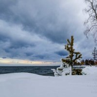 Много снега на Байкале. :: Татьяна Дубровина