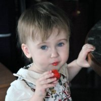 Настёна, 2,5 года... :: Валерий Подорожный