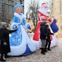 Праздничная атмосфера продлится до 13 января. :: Татьяна Помогалова