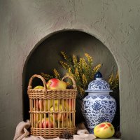 Кухонный натюрморт с корзиной яблок :: Светлана Л.