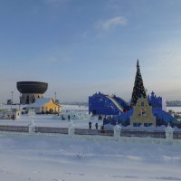 Главная елка Казани и ледовый городок открылись на площадке около Центра семьи «Казан» :: Наиля 