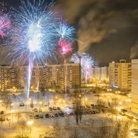 Фейерверки в новогоднюю ночь 2019 :: Игорь Сарапулов