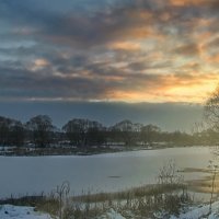 Морозный закат на реке :: Лара Симонова 