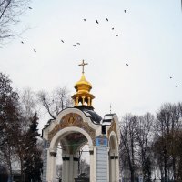 Беседка-бювет во дворе Михайловского монастыря :: Тамара Бедай 