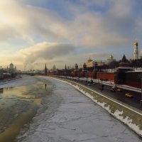 Пересекая Москворецкий мост (вариации на тему) :: Андрей Лукьянов