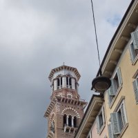 Впереди-  площадь делле Эрби! Башня Ламберти - достопримечательность центральной площади Вероны. :: Лира Цафф