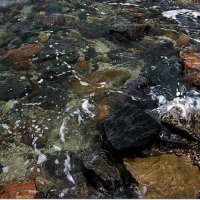 вода и камень - лёгкий плеск волны... :: Людмила 