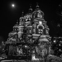 Ночная церковь и луна... :: Алексей Белик
