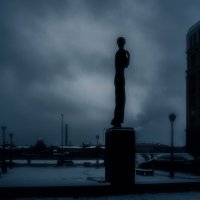 Памятник Анне Ахматовой напротив "Крестов" :: Игорь Свет