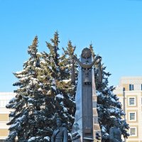 Памятник композиторам Василию Агапкину и  Илье Шатрову :: Виталий Селиванов 