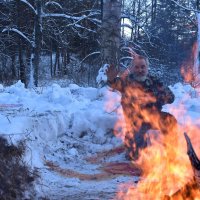 Огонь детям не игрушки, а старичкам забавушки и хохотушки! :: Василий Капитанов