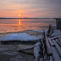 заброшенный причал :: Александр 