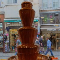 Брюссель. Торговая галерея Сент-Юбер. Шоколадный фонтан. :: Надежда Лаптева