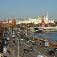 Вид на Кремль с Патриаршего моста :: Сергей Курников