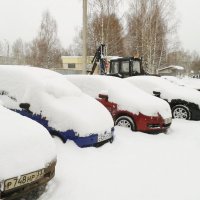 трактор  и снег :: Владимир 