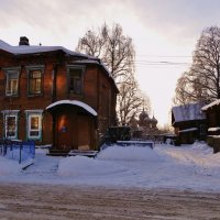 Старые дворы, звон колоколов . :: Святец Вячеслав 