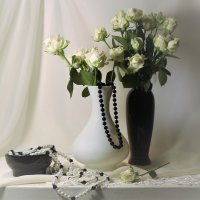 Белые розы для любимой.. :: Людмила 