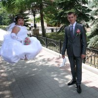 Озорная невеста. :: Владимир Помазан