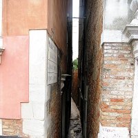 Самая узкая улица Венеции. :: Владимир Драгунский