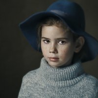 Мальчик в синей шляпе :: Viacheslav Krasnoperov