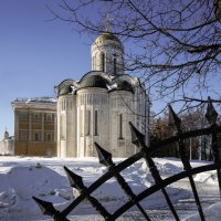 Первый день Весны во Владимире ( Дмитриевский собор) :: Александр Белый