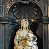 Церковь Богоматери в Брюгге. “Мадонна с младенцем”  Микеланджело. :: Надежда Лаптева