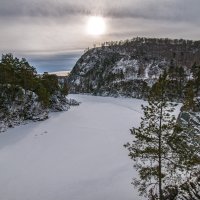 Катунь под снежным покрывалом :: Юрий Никитенко