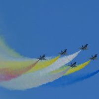 Китайская пилотажная группа "Первое Августа" на самолётах  J-10  в Кубинке. :: Alexey YakovLev