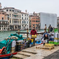 Доставка грузов в Венеции. :: Владимир Орлов