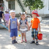 прогулка в детском саду :: Виктория Андреева