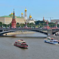 Вид на Кремль с Патриаршего моста :: Константин Анисимов
