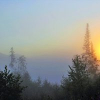 Туманный восход :: Сергей Чиняев 