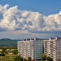 Плывут облака над городом. :: Виктор Иванович Чернюк