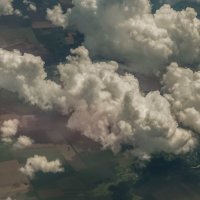 Земля под облаками. :: Владимир Орлов