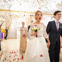 Невеста не ожидала конфетти на свадьбе..)) :: Кирилл Тихов